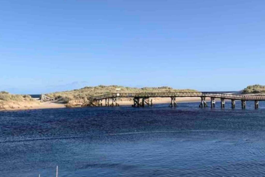 Beachfront Lodge, Lossiemouth Bay Экстерьер фото