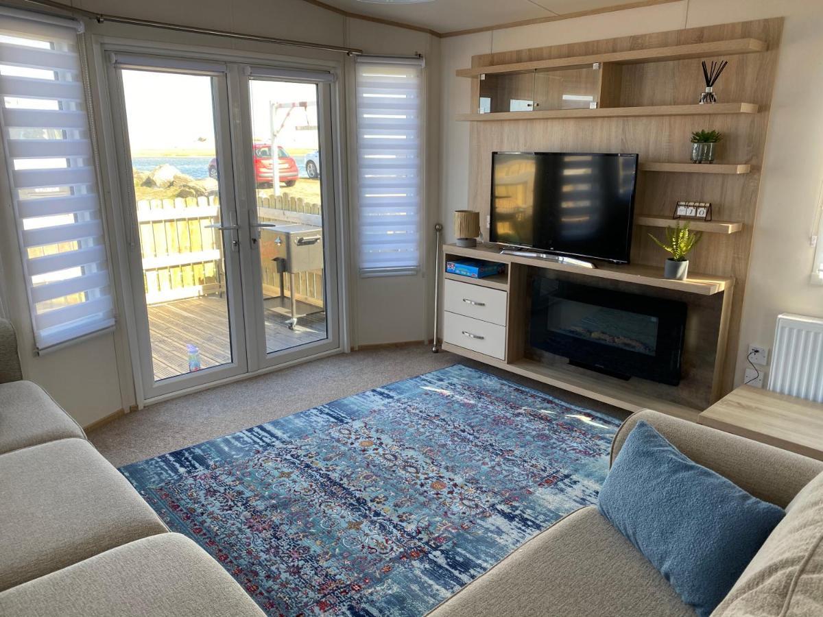 Beachfront Lodge, Lossiemouth Bay Экстерьер фото