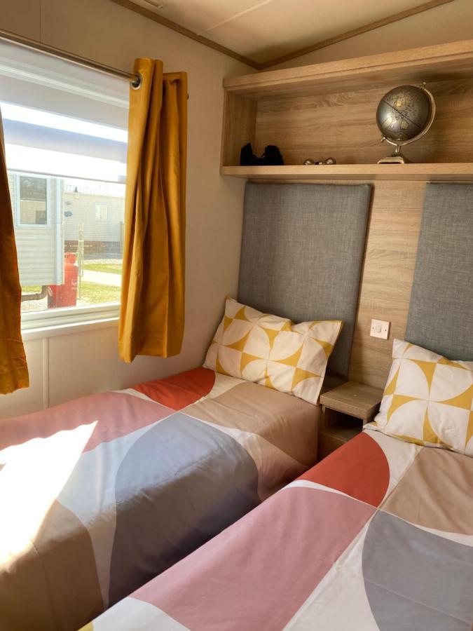 Beachfront Lodge, Lossiemouth Bay Экстерьер фото